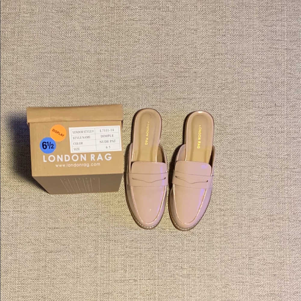 Women’s Slides - Picture 3 of 3